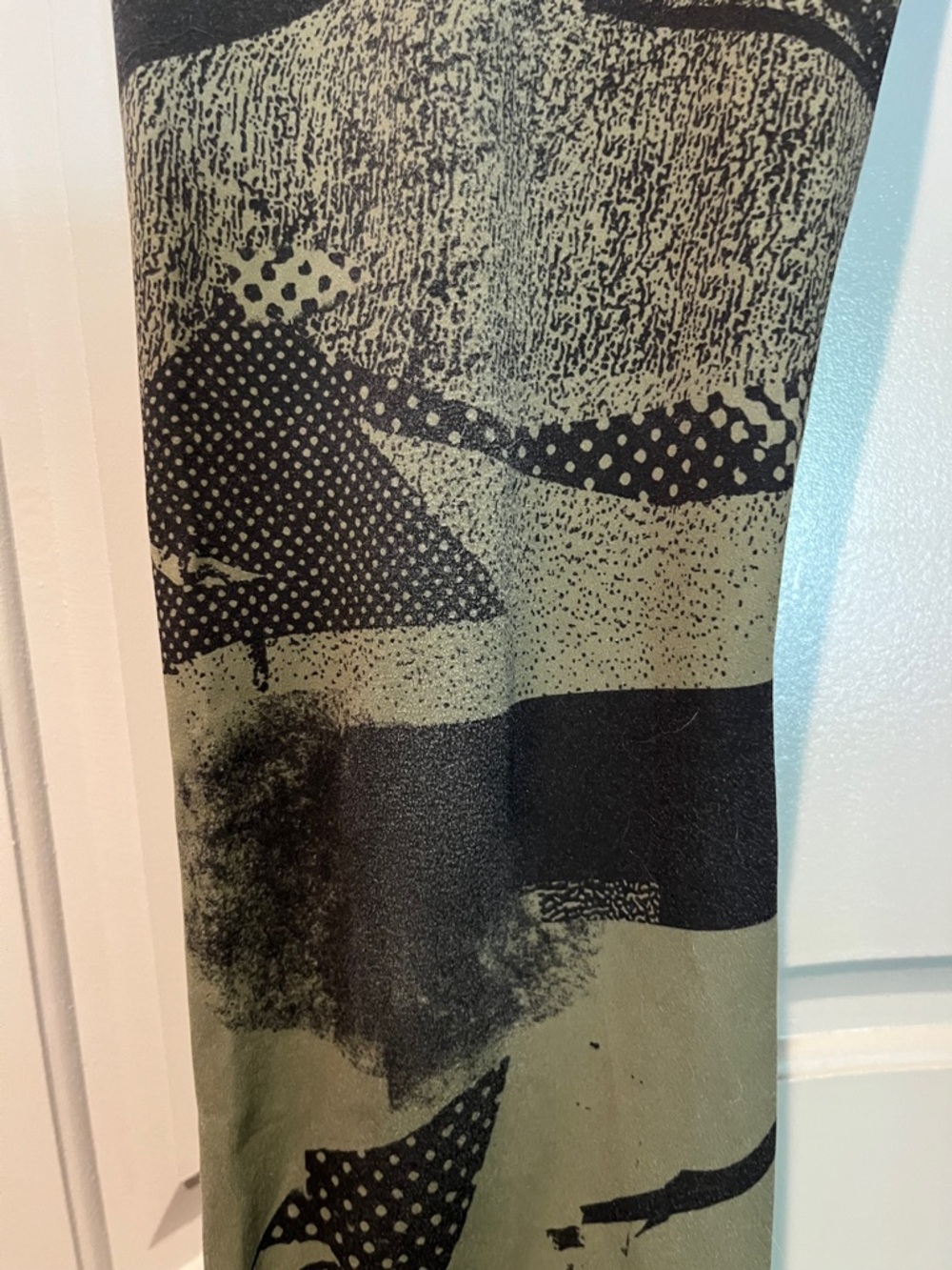 Reebok’s Black and Olive 2019 CrossFit Games Graphic Leggings. GUC! - Picture 4 of 7